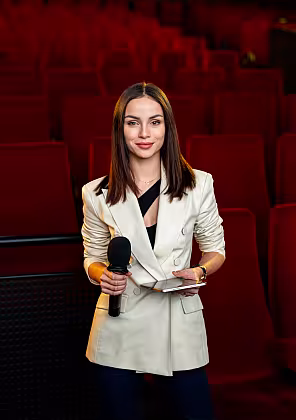 Moderátorka Vindy Krejčí při moderaci pro Cinema City